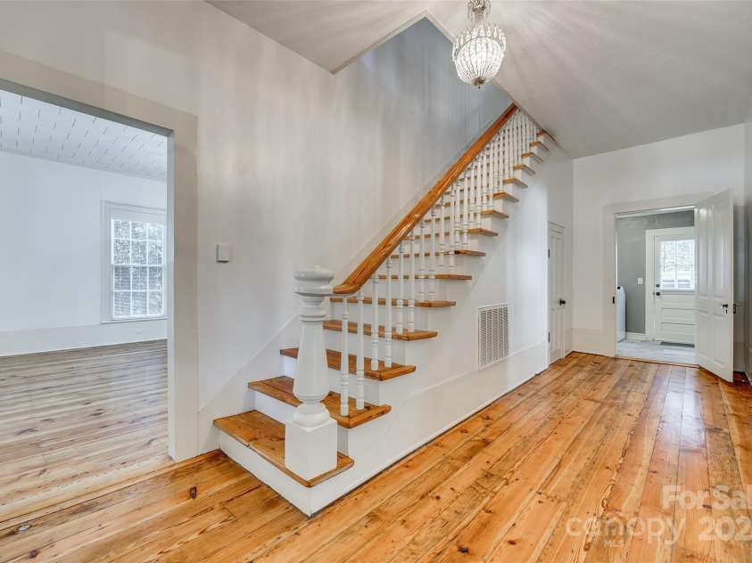 203 Kings Mountain Street, Clover, SC 29710.  MLS# CAR4277270, YatesRealty ID 7932. Entry Foyer