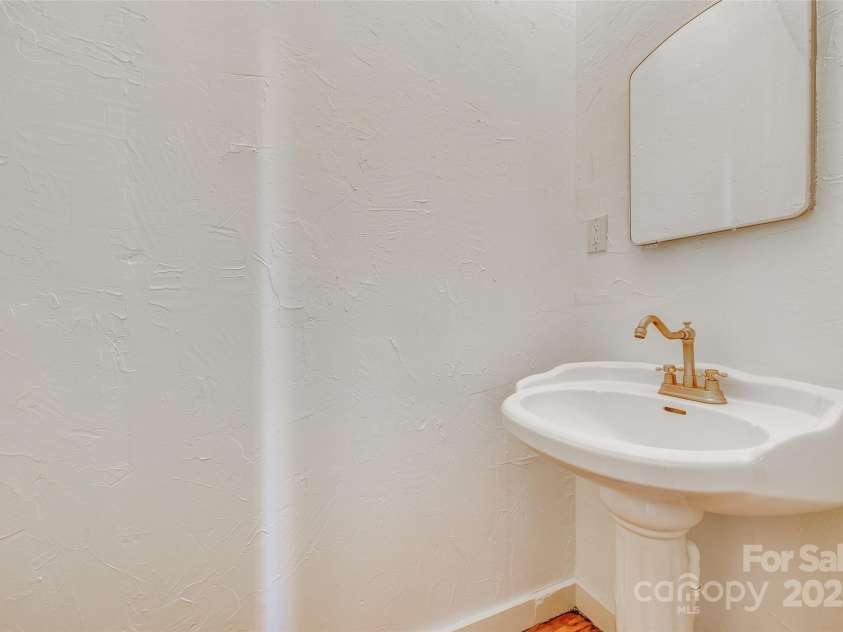 203 Kings Mountain Street, Clover, SC 29710.  MLS# CAR4277270, YatesRealty ID 7932. Half Bath