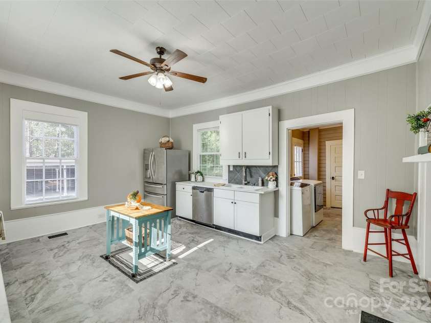 203 Kings Mountain Street, Clover, SC 29710.  MLS# CAR4277270, YatesRealty ID 7932. Kitchen