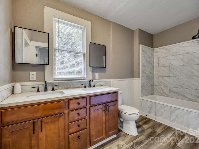 203 Kings Mountain Street, Clover, SC 29710.  MLS# CAR4277270, YatesRealty ID 7932. Primary Bath