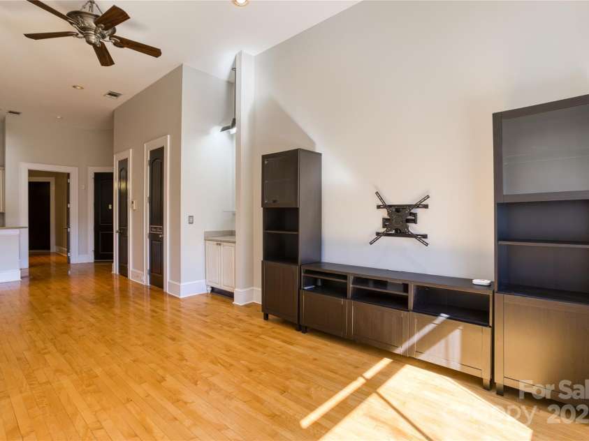 300 Main Street, Salisbury, NC 28144.  MLS# CAR4224846, YatesRealty ID 7932. 