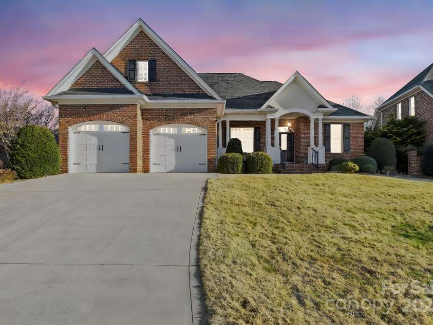 144 Spring Forest Drive, Shelby, NC 28152.  MLS# CAR4214408, YatesRealty ID 7934. 