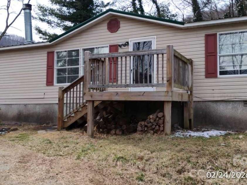 115 Paradise Mountain Road, Canton, NC 28716.  MLS# CAR4350183, YatesRealty ID 7935. 