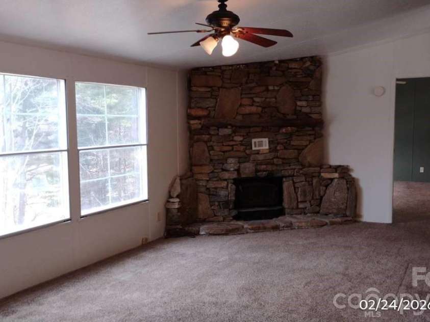 115 Paradise Mountain Road, Canton, NC 28716.  MLS# CAR4350183, YatesRealty ID 7935. Living room
