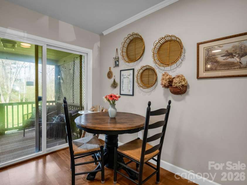 22 Macks Way, Hendersonville, NC 28739.  MLS# CAR4362721, YatesRealty ID 7936. 