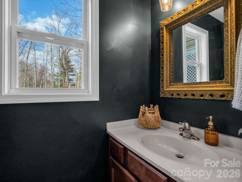 22 Macks Way, Hendersonville, NC 28739.  MLS# CAR4362721, YatesRealty ID 7936. 