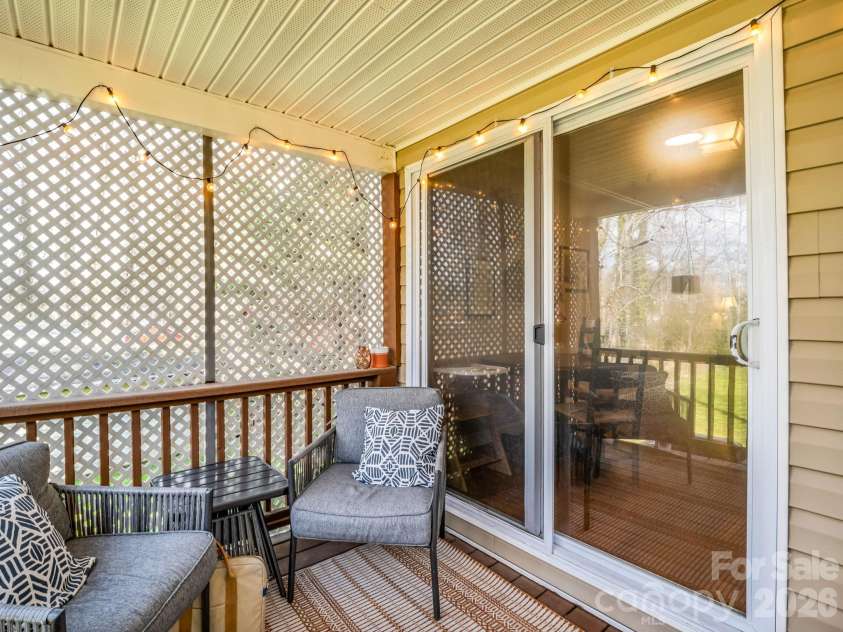 22 Macks Way, Hendersonville, NC 28739.  MLS# CAR4362721, YatesRealty ID 7936. 