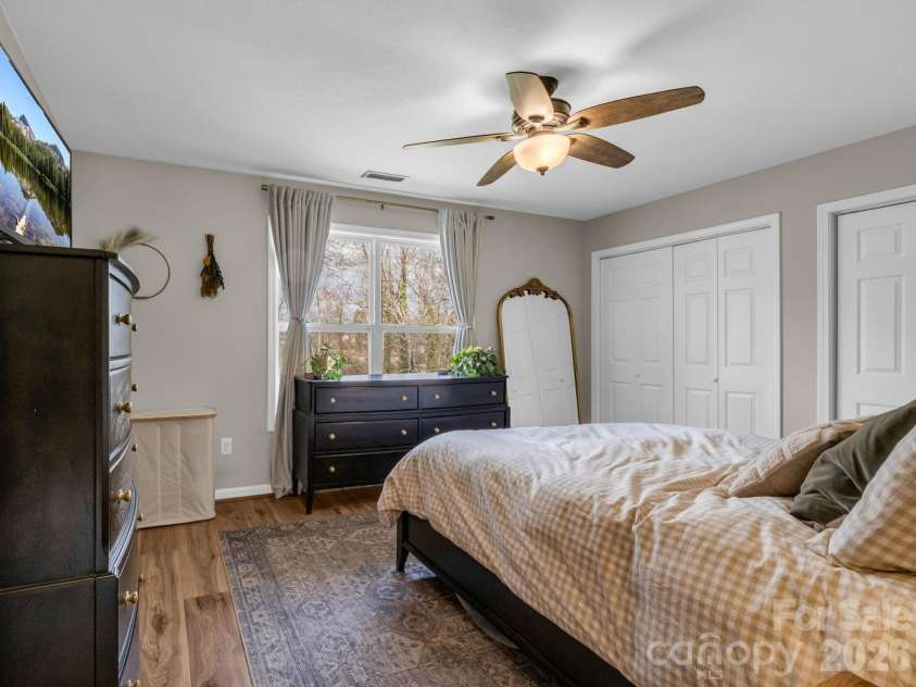 22 Macks Way, Hendersonville, NC 28739.  MLS# CAR4362721, YatesRealty ID 7936. 
