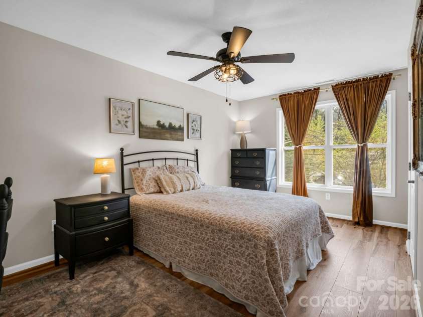 22 Macks Way, Hendersonville, NC 28739.  MLS# CAR4362721, YatesRealty ID 7936. 