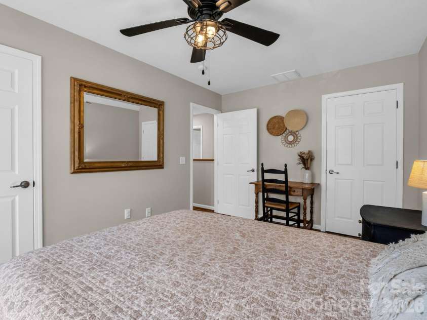 22 Macks Way, Hendersonville, NC 28739.  MLS# CAR4362721, YatesRealty ID 7936. 