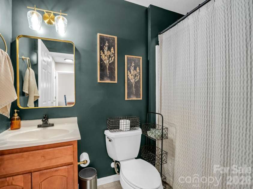 22 Macks Way, Hendersonville, NC 28739.  MLS# CAR4362721, YatesRealty ID 7936. 