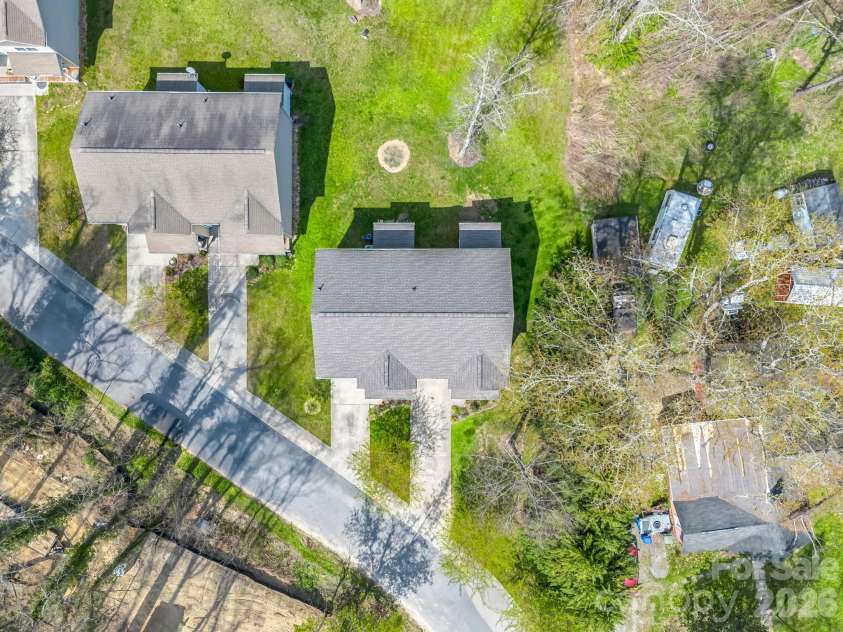 22 Macks Way, Hendersonville, NC 28739.  MLS# CAR4362721, YatesRealty ID 7936. 