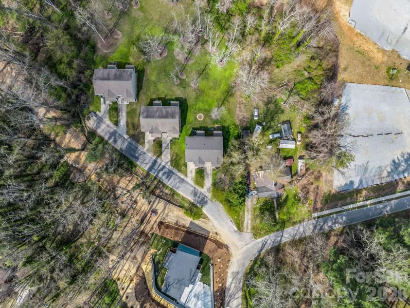 22 Macks Way, Hendersonville, NC 28739.  MLS# CAR4362721, YatesRealty ID 7936. 