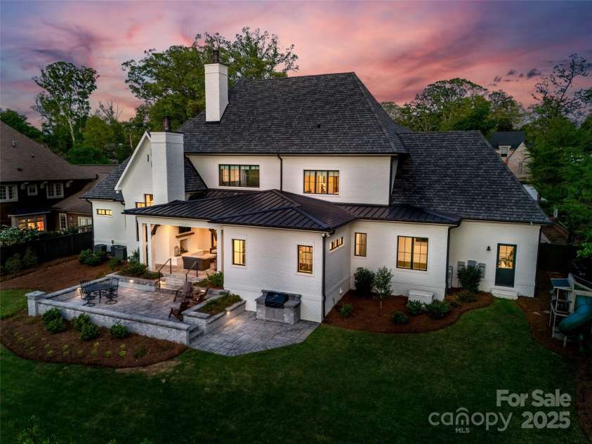 1976 Ferncliff Road, Charlotte, NC 28211.  MLS# CAR4245397, YatesRealty ID 7937. 