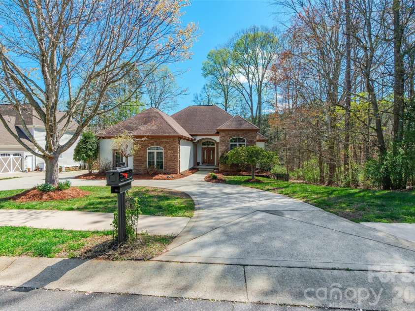 2360 Smith Harbour Drive, Denver, NC 28037.  MLS# CAR4357836, YatesRealty ID 7937. 