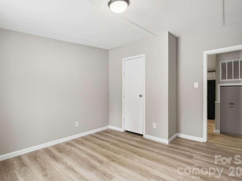 517 Ridgeway Place, Lenoir, NC 26845.  MLS# CAR4345699, YatesRealty ID 7938. Bedroom 1 
