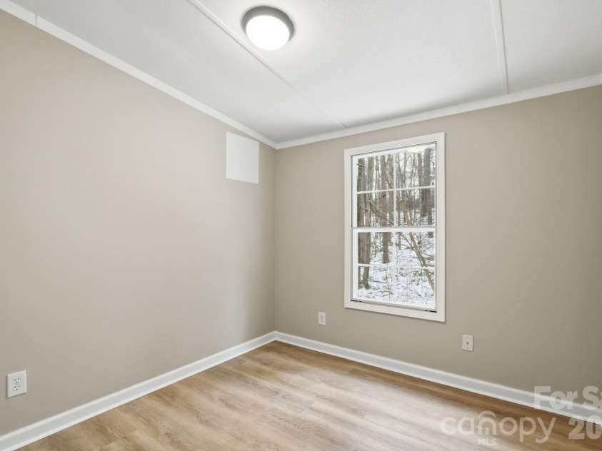 517 Ridgeway Place, Lenoir, NC 26845.  MLS# CAR4345699, YatesRealty ID 7938. Bedroom 3
