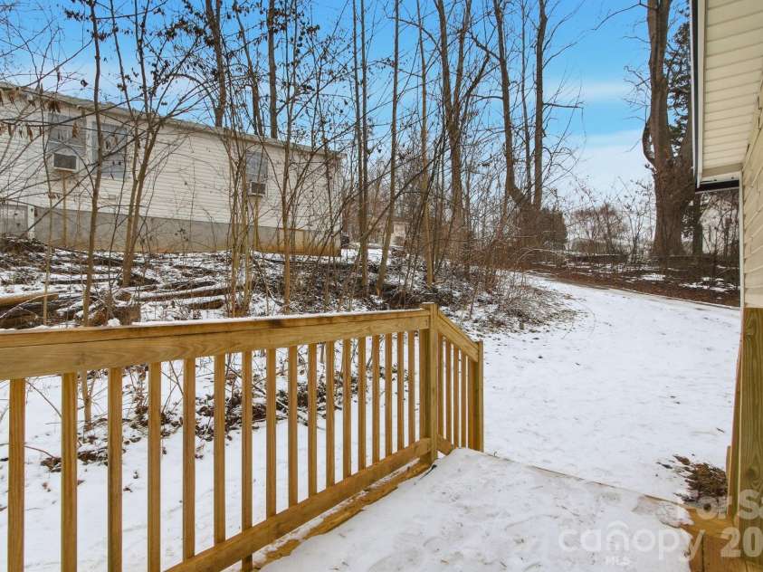 517 Ridgeway Place, Lenoir, NC 26845.  MLS# CAR4345699, YatesRealty ID 7938. Side Porch 