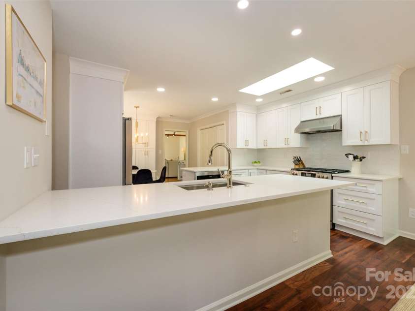 5916 Rexwood Place, Charlotte, NC 28210.  MLS# CAR4249850, YatesRealty ID 7938. 
