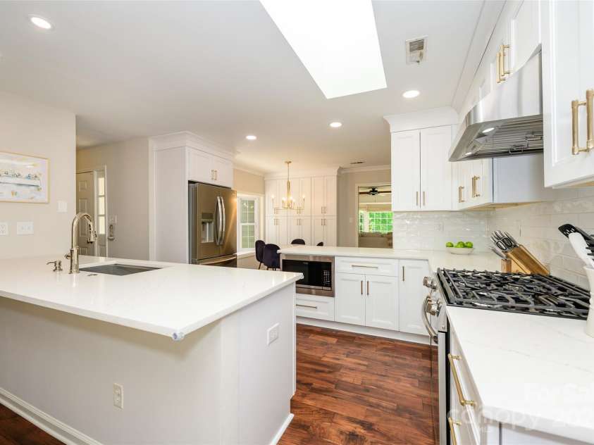 5916 Rexwood Place, Charlotte, NC 28210.  MLS# CAR4249850, YatesRealty ID 7938. 