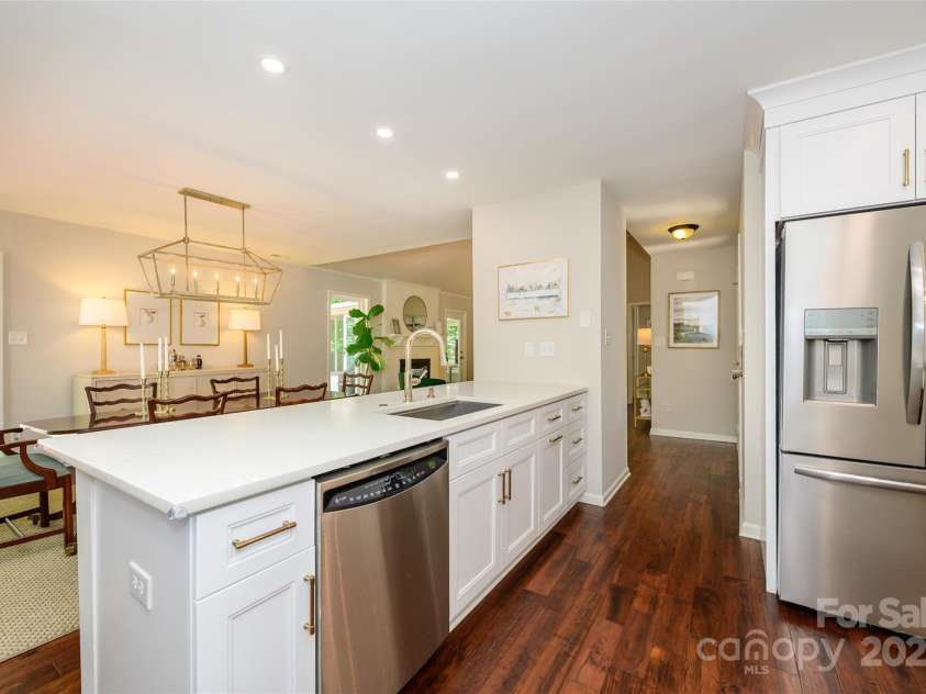 5916 Rexwood Place, Charlotte, NC 28210.  MLS# CAR4249850, YatesRealty ID 7938. 