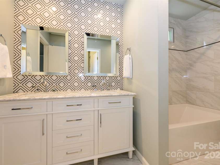 5916 Rexwood Place, Charlotte, NC 28210.  MLS# CAR4249850, YatesRealty ID 7938. 