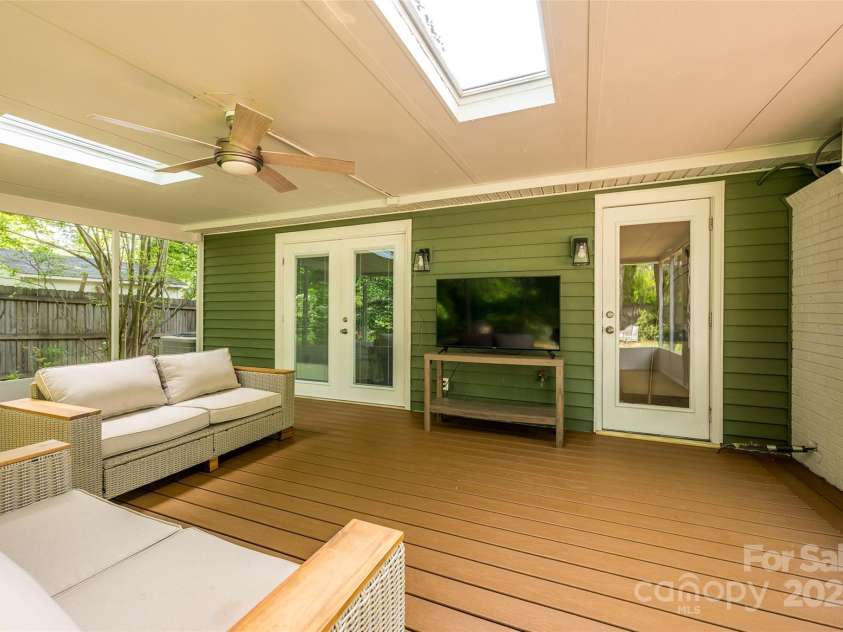 5916 Rexwood Place, Charlotte, NC 28210.  MLS# CAR4249850, YatesRealty ID 7938. 