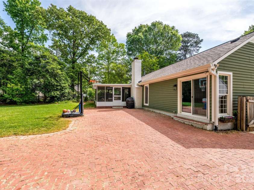 5916 Rexwood Place, Charlotte, NC 28210.  MLS# CAR4249850, YatesRealty ID 7938. 