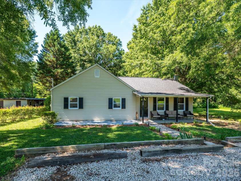 1620 Blueberry Street, Mount Pleasant, NC 28124.  MLS# CAR4390512, YatesRealty ID 7939. 