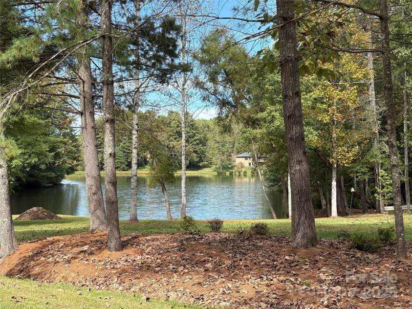 27 Mountain Lake Drive, Hendersonville, NC 28739.  MLS# CAR4295257, YatesRealty ID 794. 