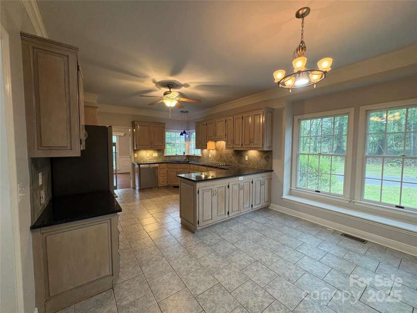 27 Mountain Lake Drive, Hendersonville, NC 28739.  MLS# CAR4295257, YatesRealty ID 794. 