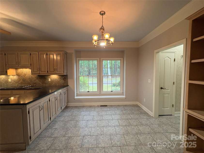 27 Mountain Lake Drive, Hendersonville, NC 28739.  MLS# CAR4295257, YatesRealty ID 794. 