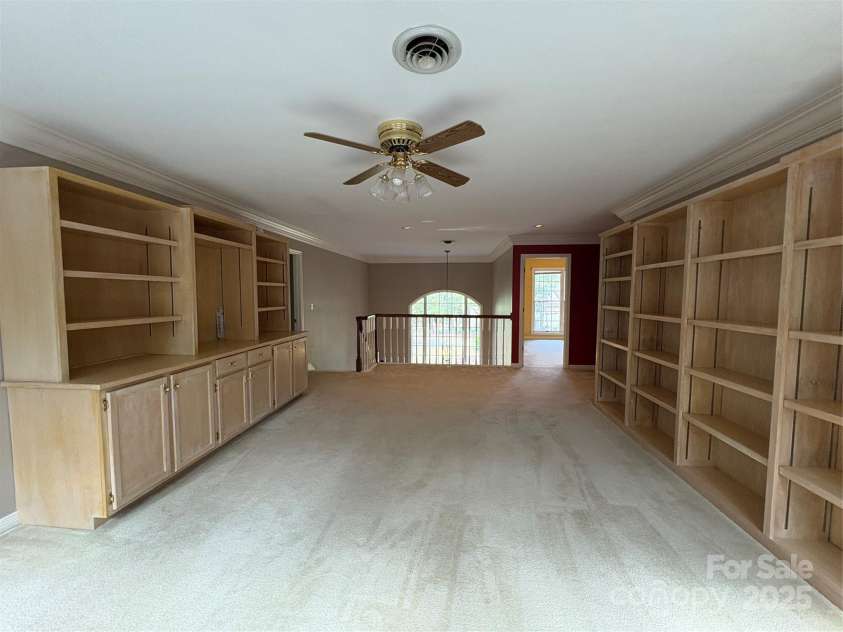 27 Mountain Lake Drive, Hendersonville, NC 28739.  MLS# CAR4295257, YatesRealty ID 794. 