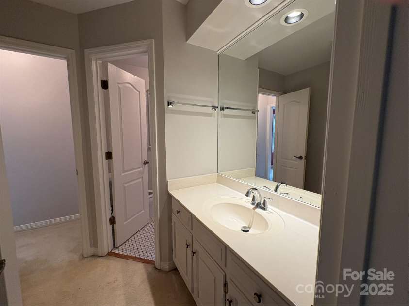 27 Mountain Lake Drive, Hendersonville, NC 28739.  MLS# CAR4295257, YatesRealty ID 794. 