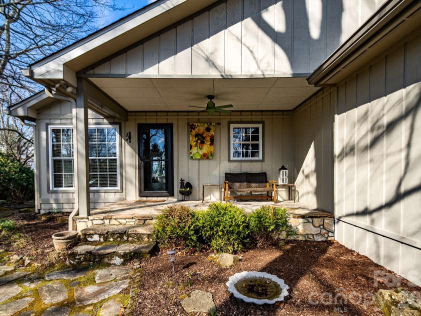 117 Hickory Lane, Newland, NC 28657.  MLS# CAR4361948, YatesRealty ID 7940. 