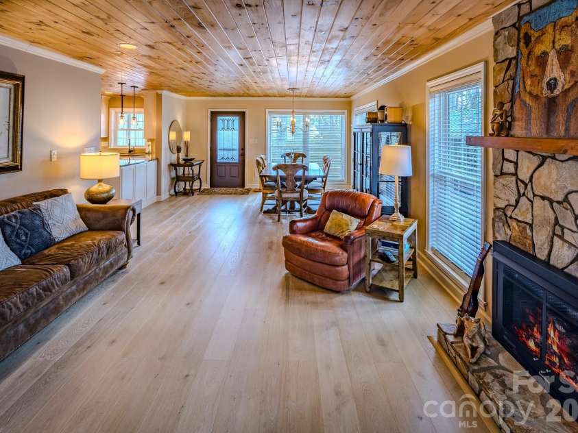 117 Hickory Lane, Newland, NC 28657.  MLS# CAR4361948, YatesRealty ID 7940. 