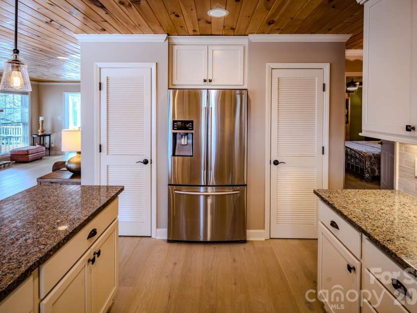 117 Hickory Lane, Newland, NC 28657.  MLS# CAR4361948, YatesRealty ID 7940. 