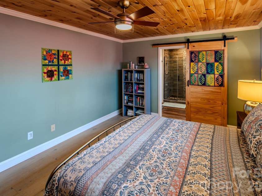 117 Hickory Lane, Newland, NC 28657.  MLS# CAR4361948, YatesRealty ID 7940. 