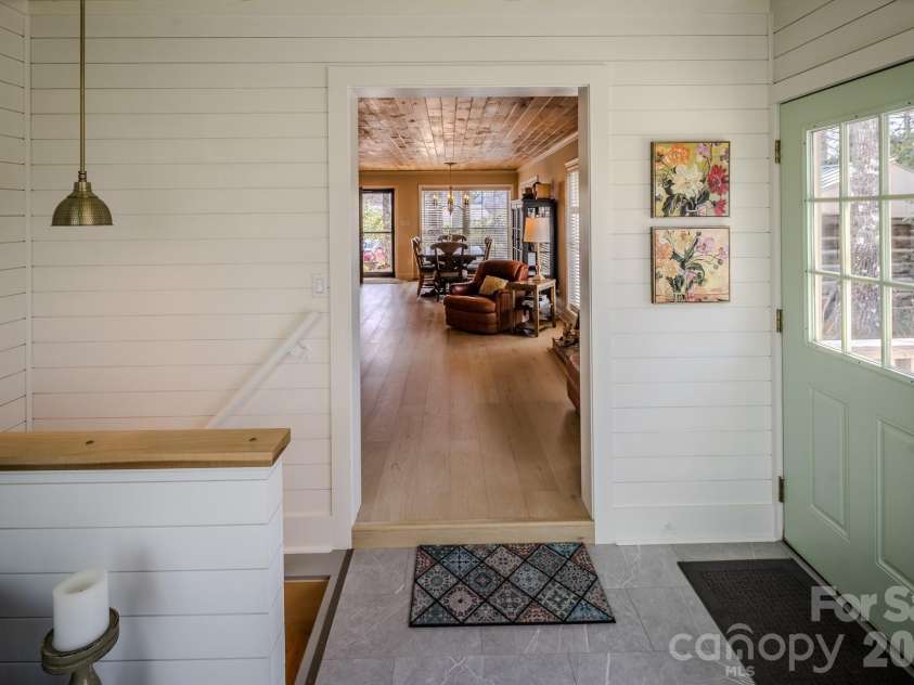 117 Hickory Lane, Newland, NC 28657.  MLS# CAR4361948, YatesRealty ID 7940. 