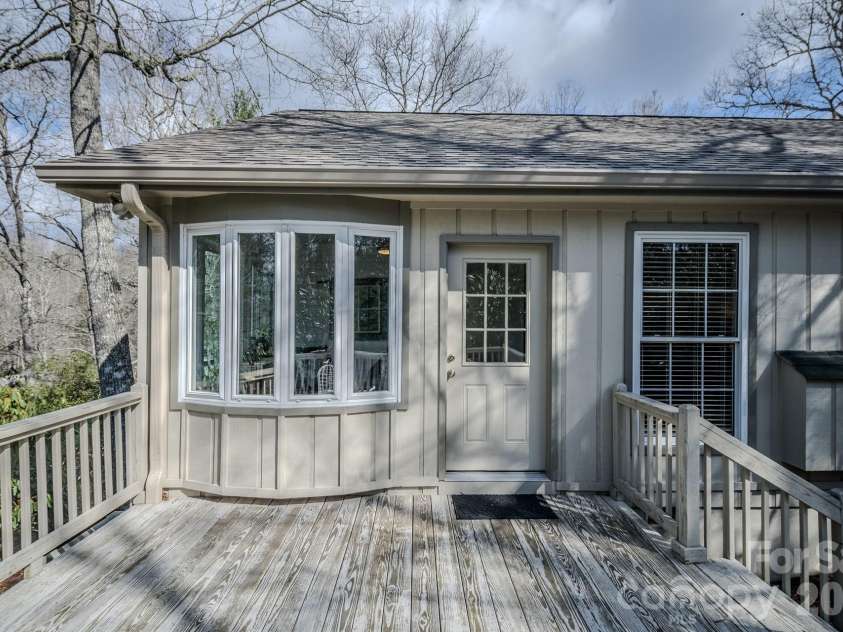 117 Hickory Lane, Newland, NC 28657.  MLS# CAR4361948, YatesRealty ID 7940. 