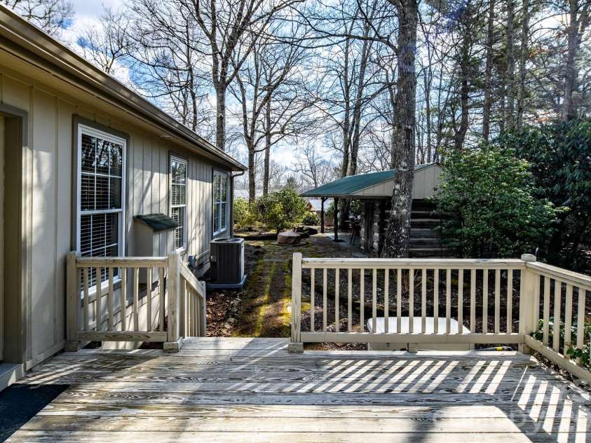 117 Hickory Lane, Newland, NC 28657.  MLS# CAR4361948, YatesRealty ID 7940. 