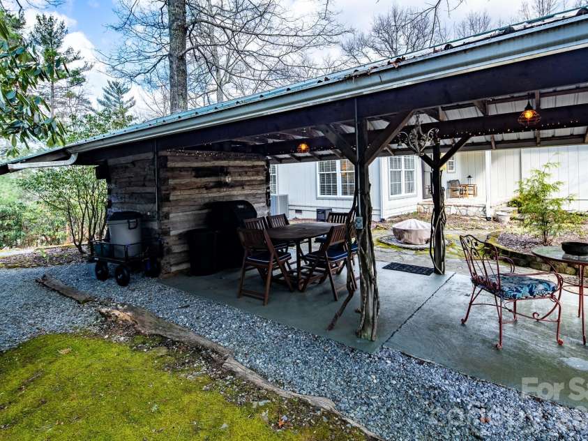 117 Hickory Lane, Newland, NC 28657.  MLS# CAR4361948, YatesRealty ID 7940. 