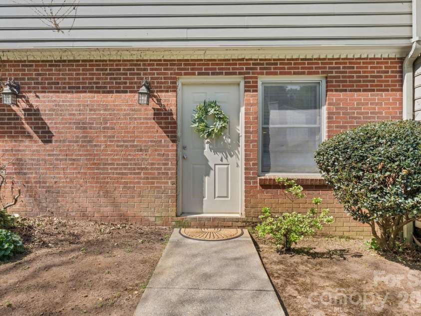 239 13th Avenue Place, Hickory, NC 28601.  MLS# CAR4374704, YatesRealty ID 7941. 