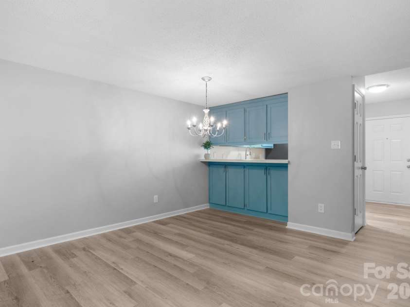 239 13th Avenue Place, Hickory, NC 28601.  MLS# CAR4374704, YatesRealty ID 7941. 