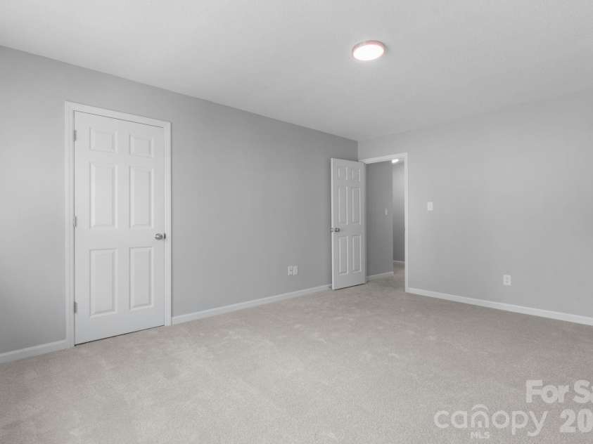 239 13th Avenue Place, Hickory, NC 28601.  MLS# CAR4374704, YatesRealty ID 7941. 