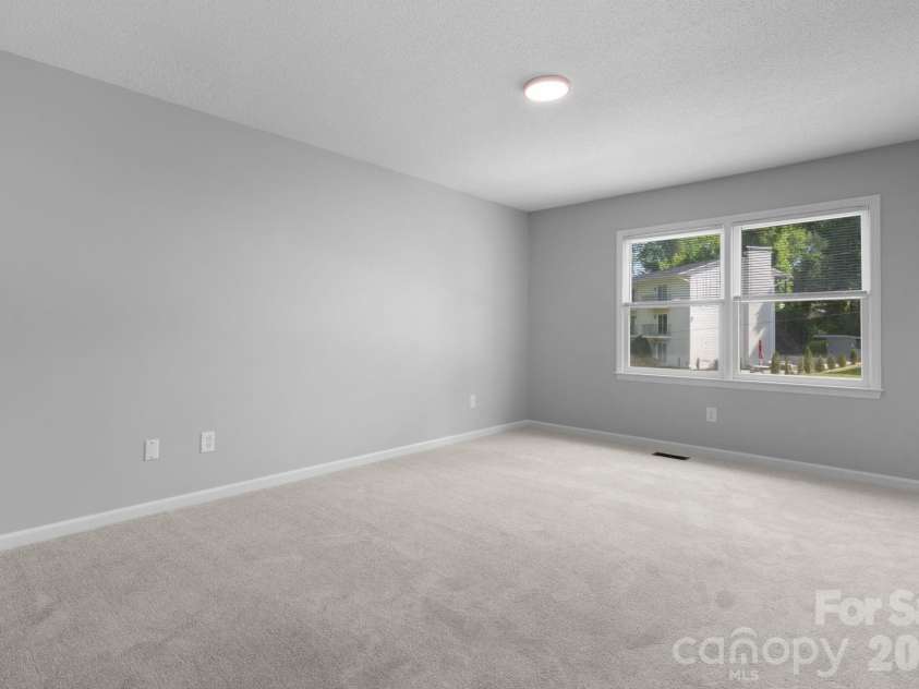 239 13th Avenue Place, Hickory, NC 28601.  MLS# CAR4374704, YatesRealty ID 7941. 