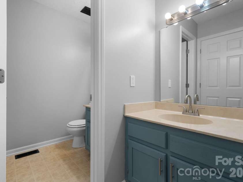 239 13th Avenue Place, Hickory, NC 28601.  MLS# CAR4374704, YatesRealty ID 7941. 