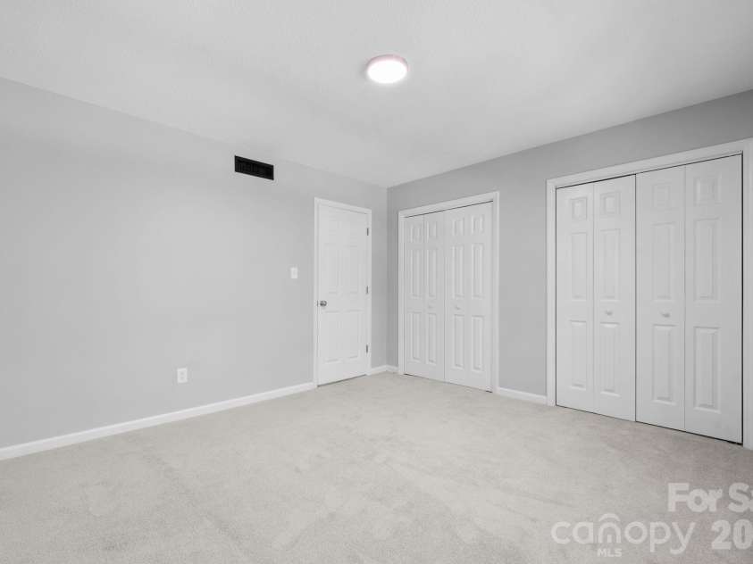 239 13th Avenue Place, Hickory, NC 28601.  MLS# CAR4374704, YatesRealty ID 7941. 