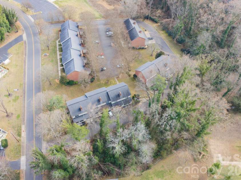 239 13th Avenue Place, Hickory, NC 28601.  MLS# CAR4374704, YatesRealty ID 7941. 