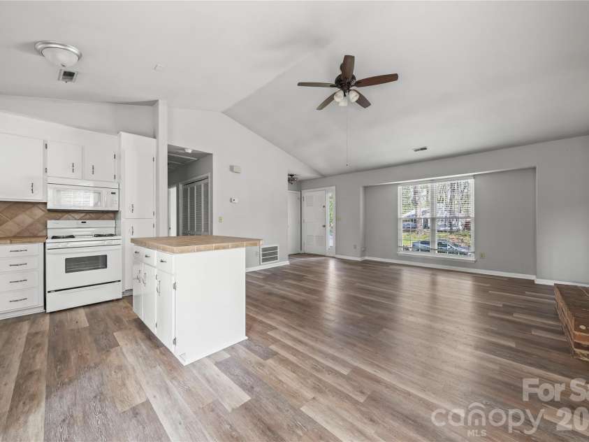 4518 Nicks Tavern Road, Charlotte, NC 28215.  MLS# CAR4362807, YatesRealty ID 7942. 